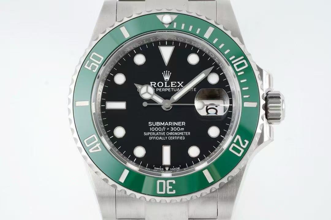 Rolex Submariner Hulk Green Dial Men's Luxury Watch