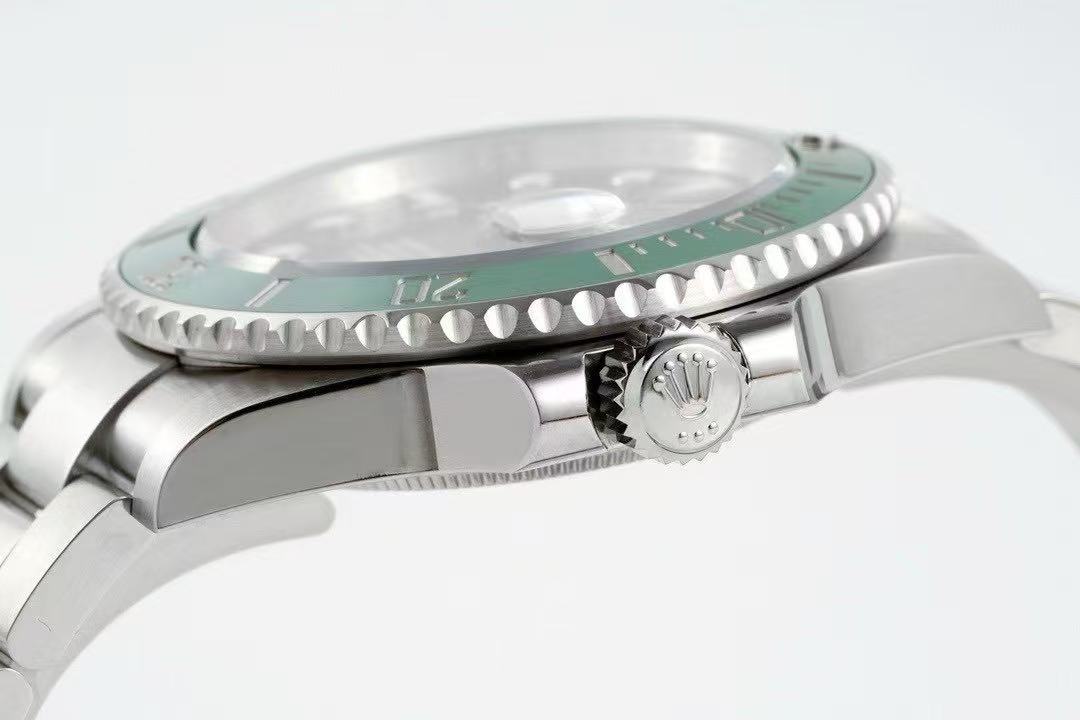 Rolex Submariner Hulk Green Dial Men's Luxury Watch Rolex Submariner Hulk Green Dial Men's Luxury Watch